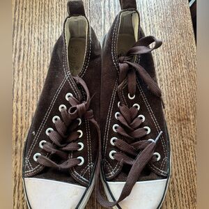 Women’s brown size 8, epic step, casual canvas sneaker